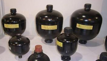 隔膜式蓄能器拆裝時注意哪些？